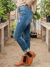 Jean Slim Fit Déchiré Bleu – Élégance et Confort au Quotidien